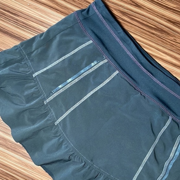 ATHLETA Ruffled Hem Skort Size 6 - Picture 3 of 9